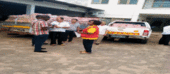 Empresários Chineses entregam bolachas para vítimas de centros de reassentamento em Quelimane