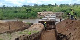 Administrador do Distrito de Alto Molócuè visita em trabalho a ponte sobre rio Namiroe na Localidade de Caiaia